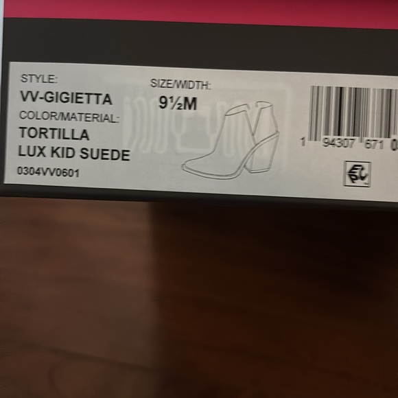 Vince Camuto - booties - Picture 4 of 4